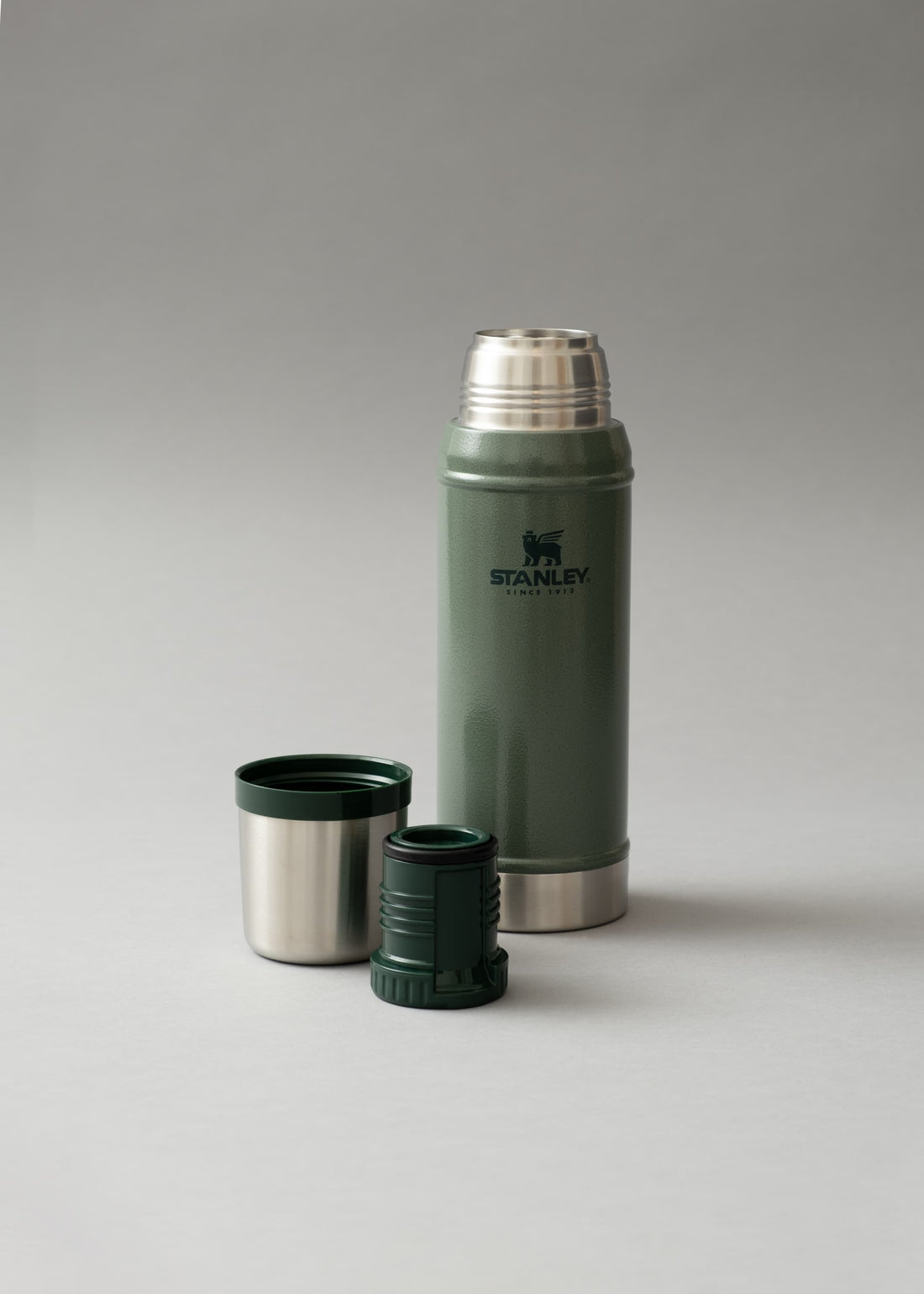 BOUTEILLE ISOTHERME - 0,75 L - LEGENDARY CLASSIC - GREEN - STANLEY