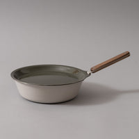 FORIS PLATE - ASSIETTE / POÊLE - 26 CM - ASH GREEN - KINTO