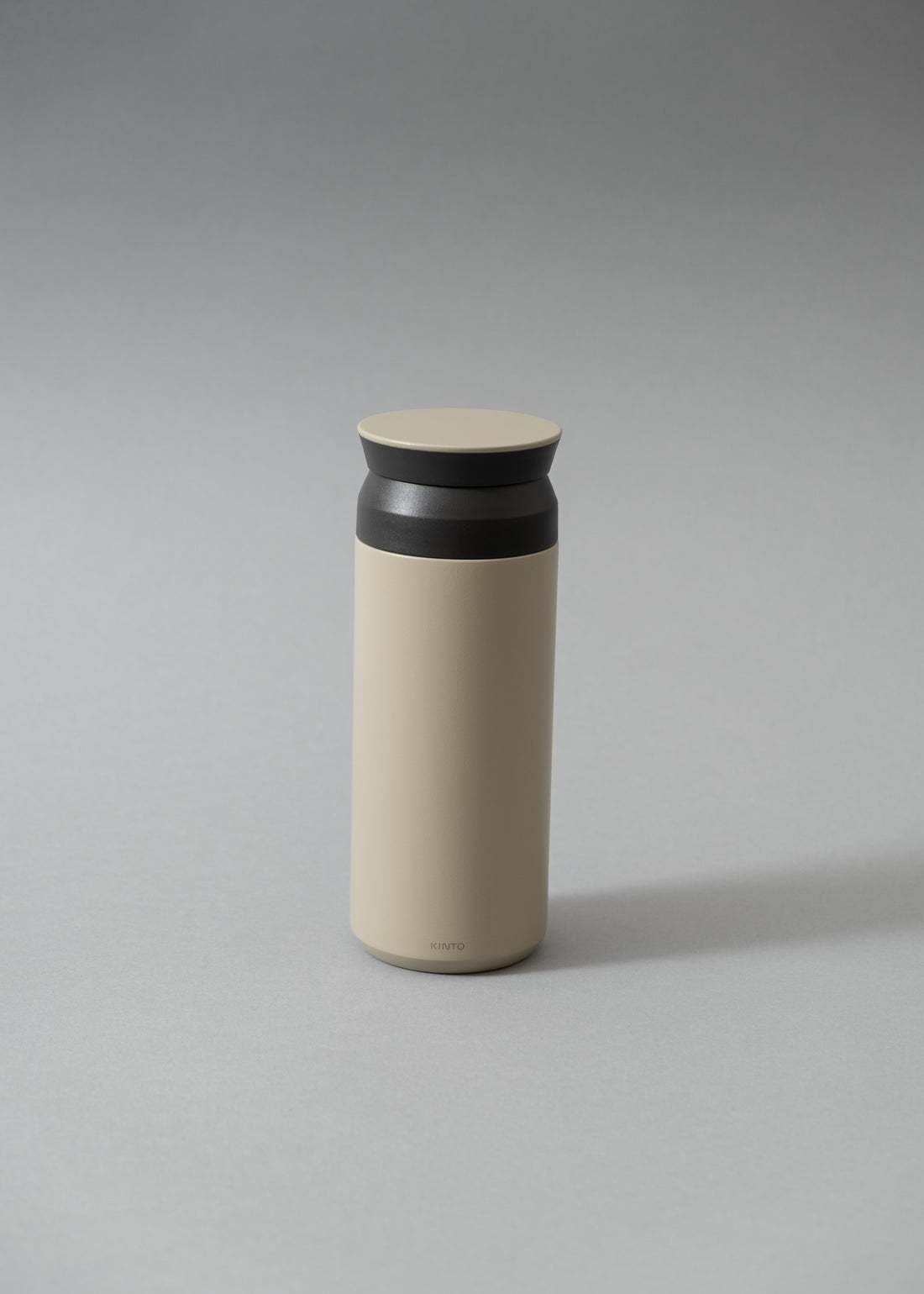 TRAVEL TUMBLER - GOURDE ISOTHERME - 500 ML - SAND BEIGE - KINTO
