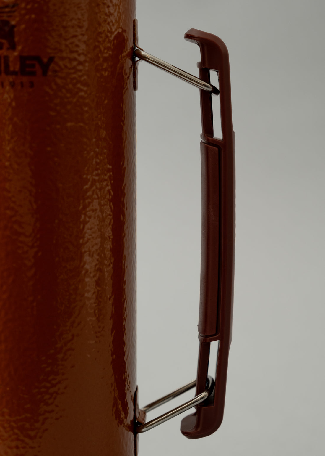 BOUTEILLE ISOTHERME - 1 L - LEGENDARY CLASSIC - CLAY - STANLEY