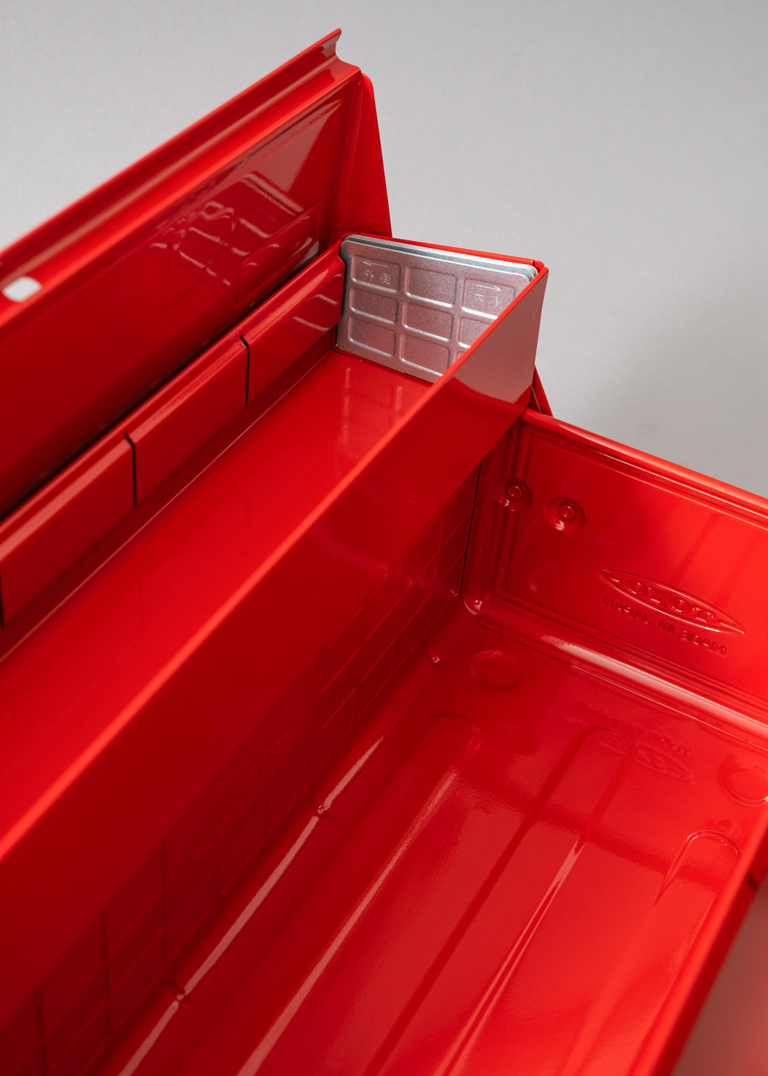 BOITE A OUTILS - ST 350 - ROUGE - TOYO STEEL